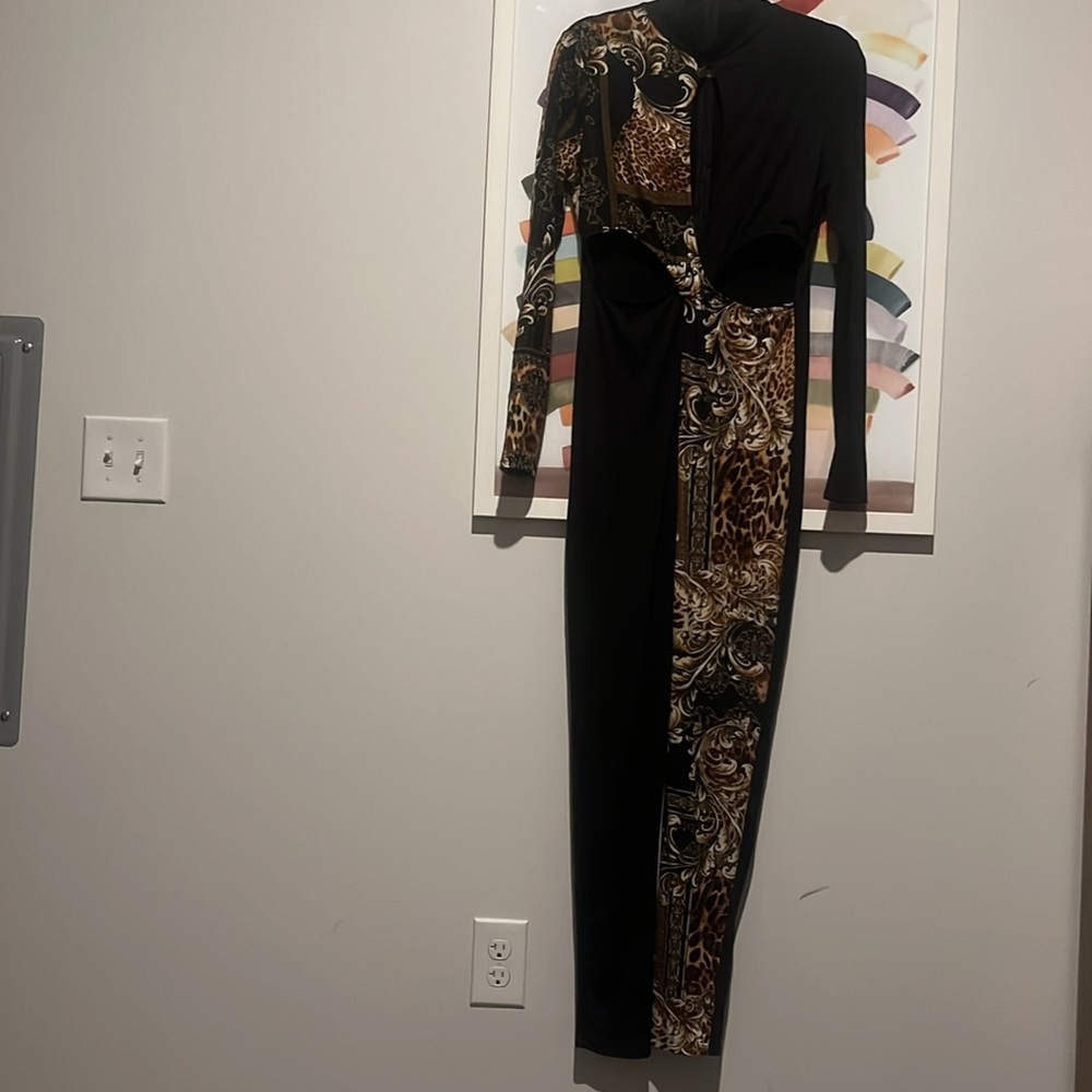 Baroque Print Jumpsuit. Cut out sides & Keyhole. Mock Neck. Skinny Leg. - Picture 6 of 15
